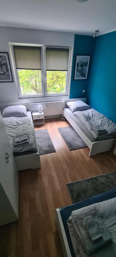 Schoene 2 Zimmer Apartment In Krefeld City, Monteur Wohnung Netflix & Prime Exterior foto